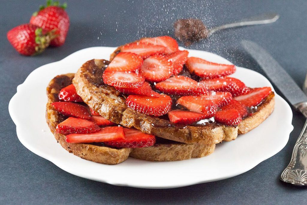 Nutella and strawberry toast